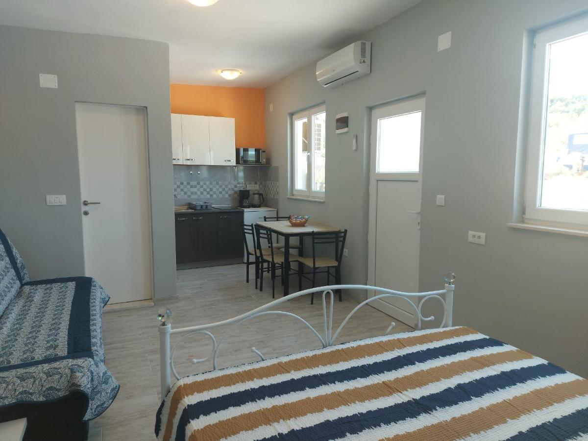 Studio Apartment Palmira Ližnjan エクステリア 写真