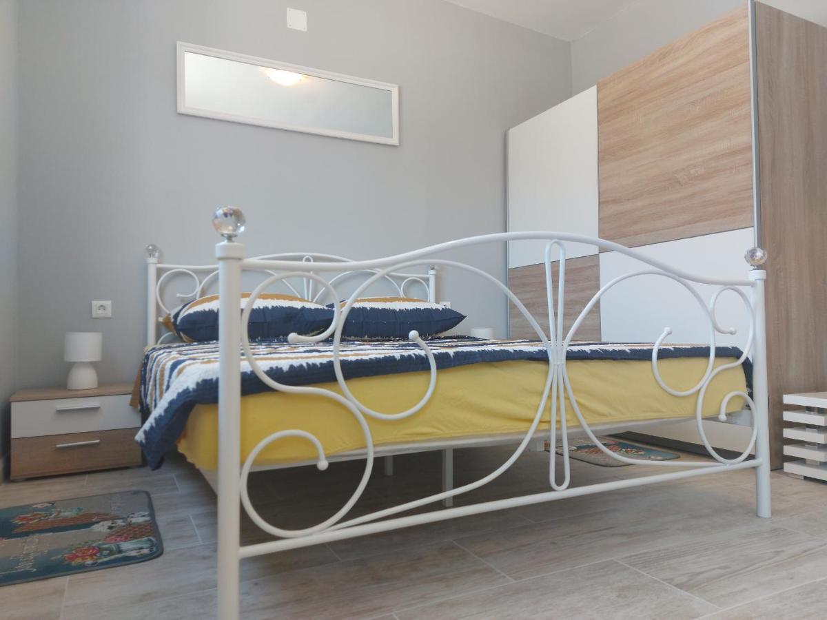 Studio Apartment Palmira Ližnjan エクステリア 写真