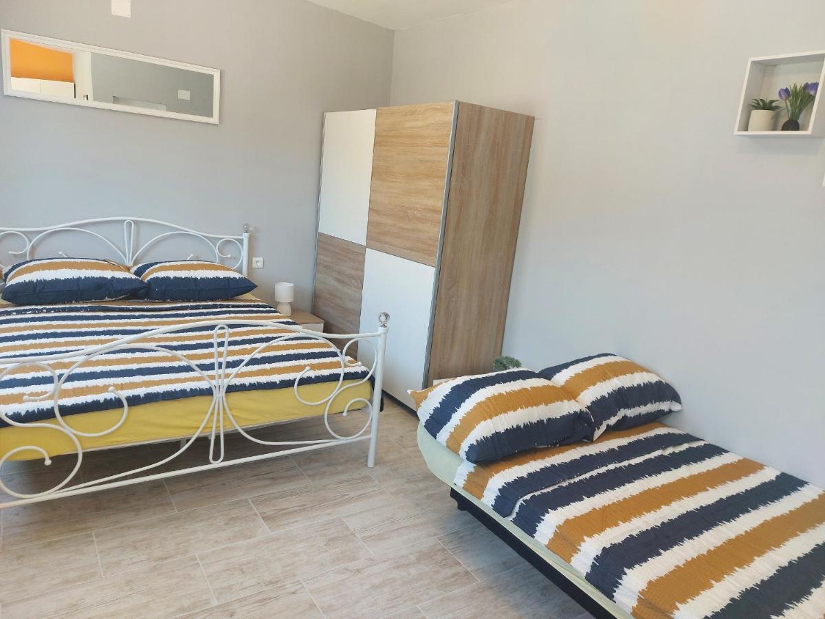 Studio Apartment Palmira Ližnjan エクステリア 写真